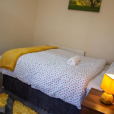 Royale Green View House- Free Parking, Wifi, Perfect For Contractors And Holiday 北安普敦 外观 照片