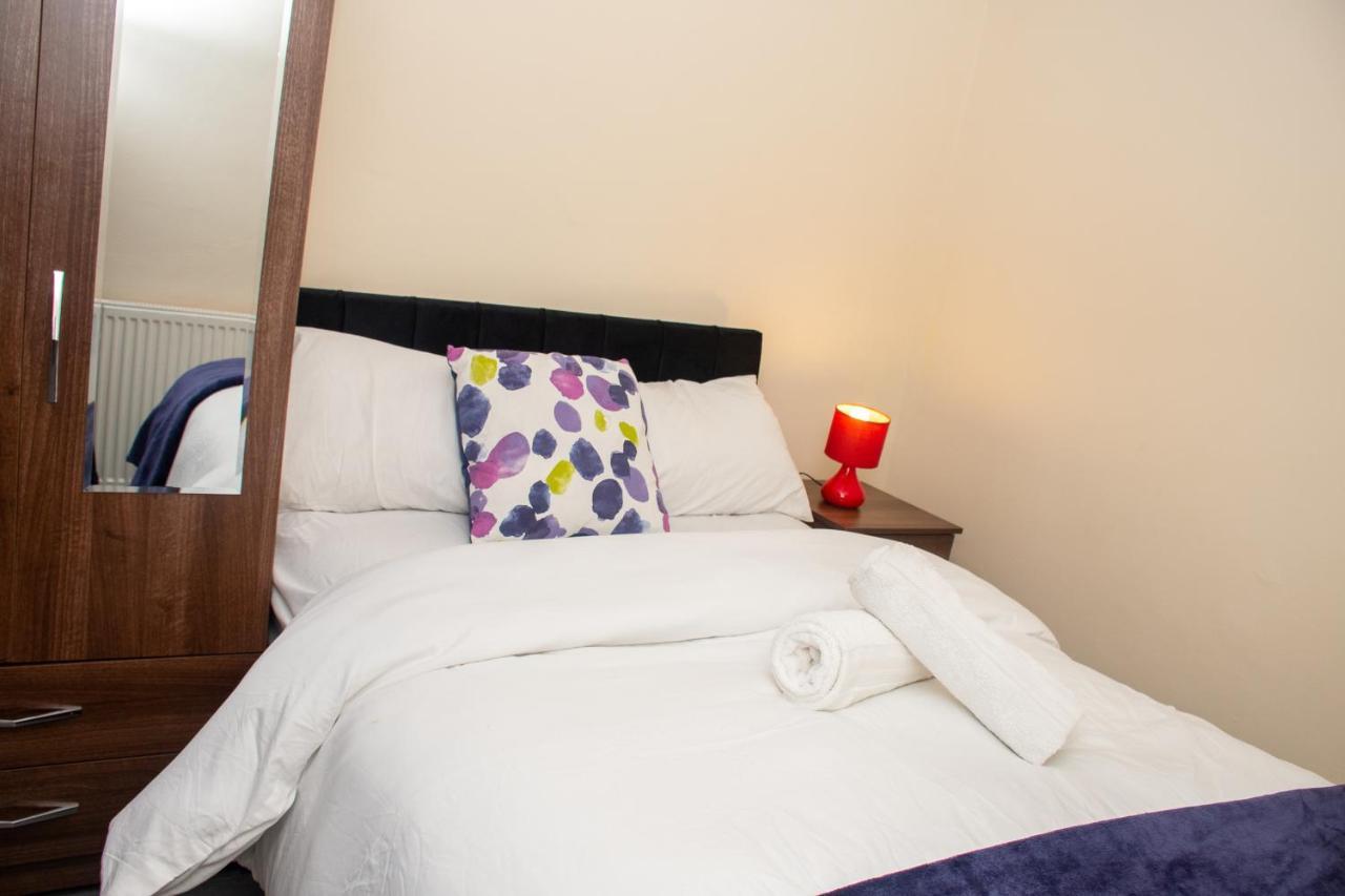 Royale Green View House- Free Parking, Wifi, Perfect For Contractors And Holiday 北安普敦 外观 照片