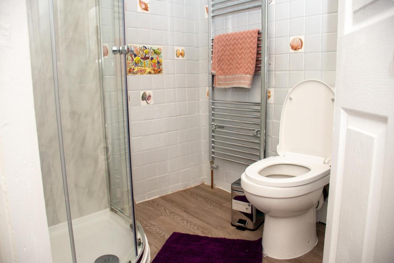 Royale Green View House- Free Parking, Wifi, Perfect For Contractors And Holiday 北安普敦 外观 照片
