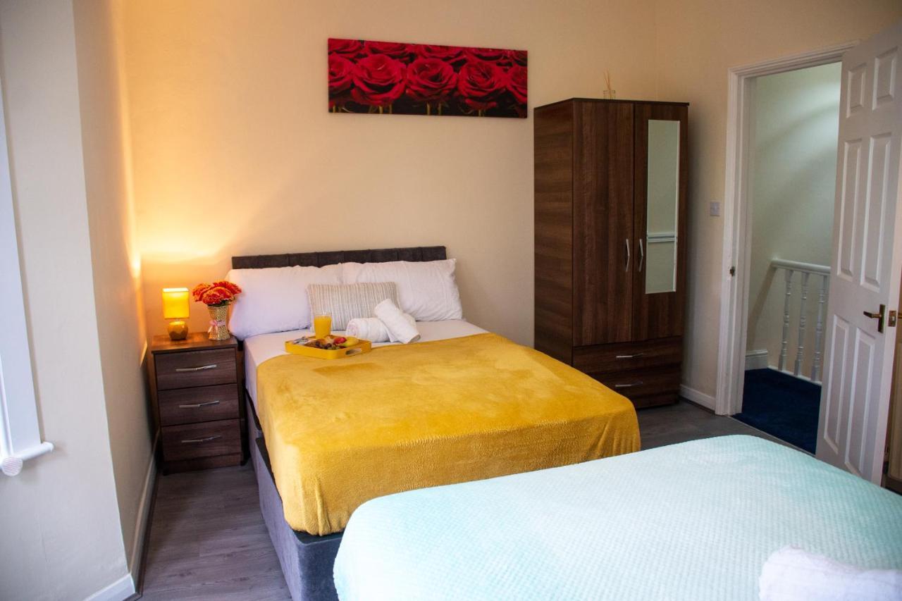 Royale Green View House- Free Parking, Wifi, Perfect For Contractors And Holiday 北安普敦 外观 照片